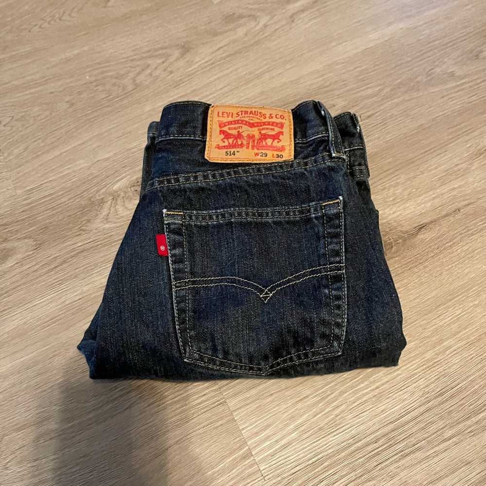 Levi’s 514 dark wash jeans